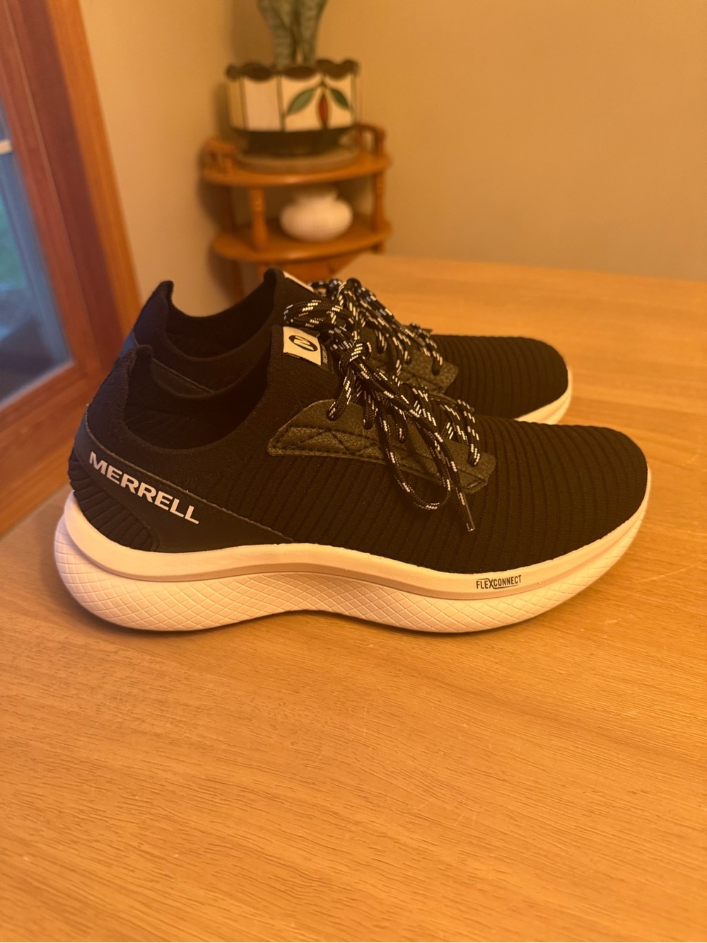 Merrell women’s Recupe Lace athletic shoe size 7
